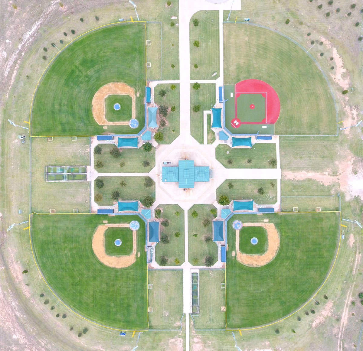 CHArchitects_TX's tweet photo. Curious how #Lubbock Western @LittleLeague ballfields look from 600' in the air? Hard to believe it looks even better in person https://t.co/kriUZtvGG7