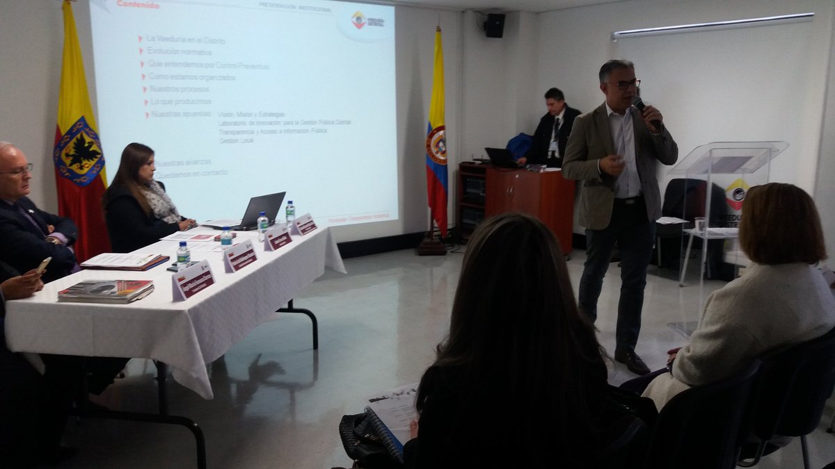GenteNoticias's tweet photo. #AEstaHora
@VeeduriaBogota presenta nueva pagina web para Fortalecer el Control Interno en las entidades del Distrito https://t.co/wJZhms9WvG