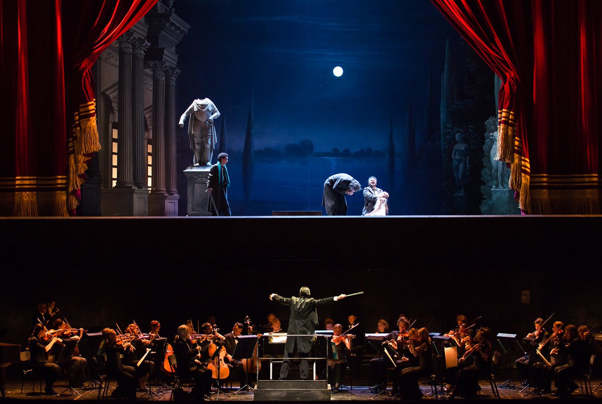 Фальстаф большой театр. Опера первая версия. Опера доклад. Какие есть браузеры для выхода в интернет с компьютера. Сила судьбы опера верди.