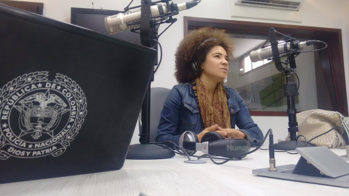 RadioPoliciaCol's tweet photo. La música ha sido parte natural de mi vida, soy hija del acordeonero Andrés Gil "Turco Gil", el vallenato corre en mi sangre: @annellider https://t.co/g7ApFmA7Ai