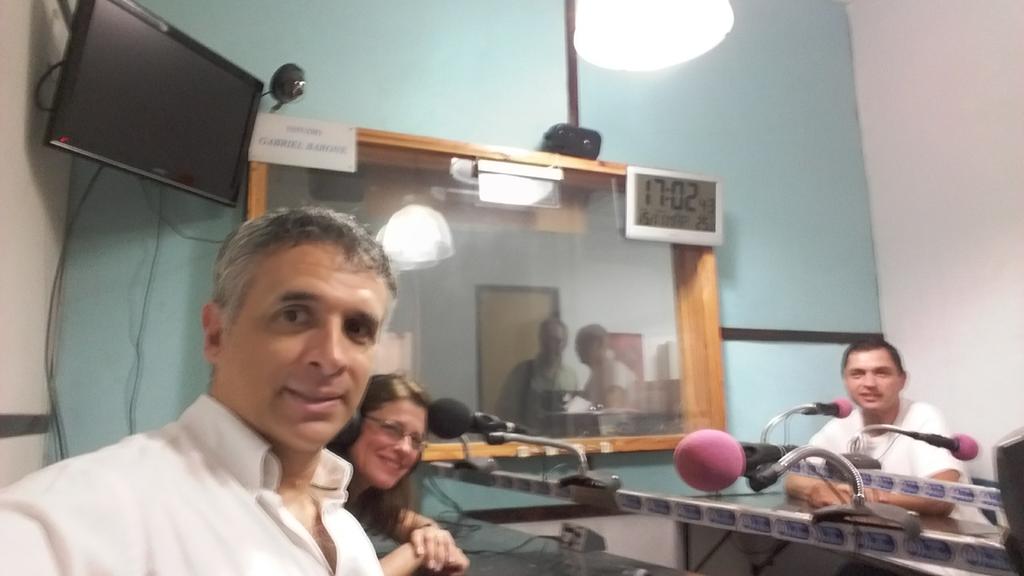 aplaprade's tweet photo. Ahora en radio del pueblo https://t.co/HrRerMaaW7