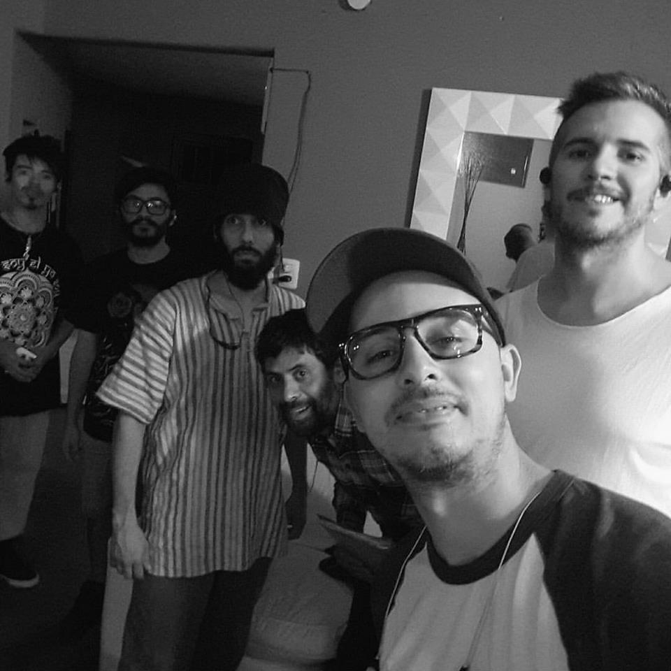 EzeTuma's tweet photo. Vamo los pibeee! #ZonaGanjah, fotito del sábado pasado en #Cordoba #Capital, justo antes de subir al escenario del #CaptainBlue #XLAbasto! https://t.co/FkZSc5BqGb