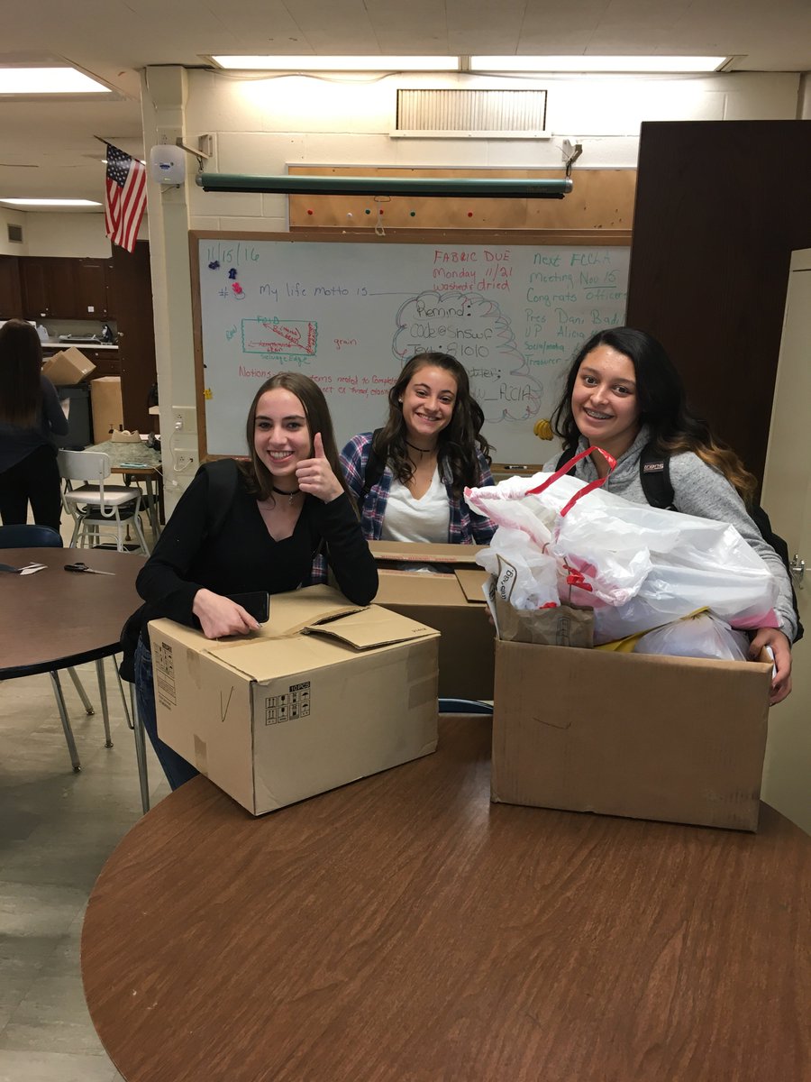 SHSW_FCCLA's tweet photo. The FCCLA girls giving back to the community!! https://t.co/ItBLvoQ7iq