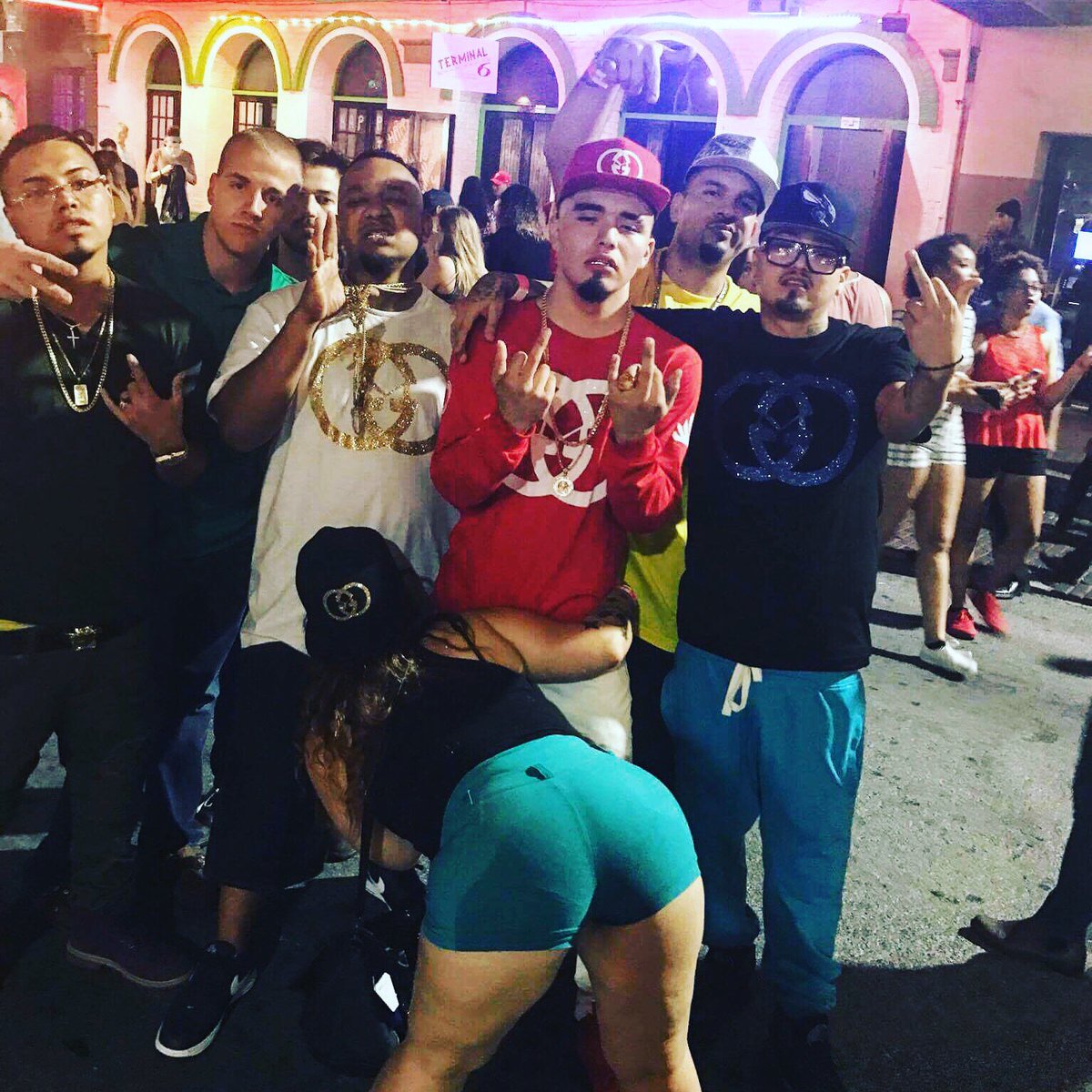 RichEssay's tweet photo. FUCK A GROUPIE HO! WE BOUT OUR BANKROLLS #6thStreet #Austin #MGGTAKEOVER #DALLAS #GROVESIDEWORLDWIDE https://t.co/CHd0YtDs3Q