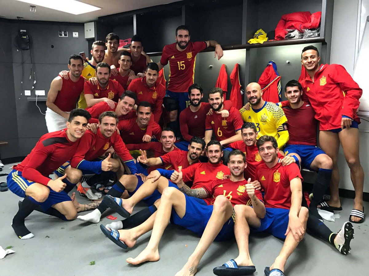 nachofi1990's tweet photo. Hasta el final equipo !!! Bonita experiencia jugar en Wembley ⚽🇪🇸 https://t.co/alEXraXVOj