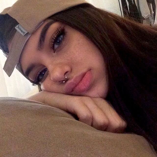 TheLayoutQueen's tweet image. layout #42. like/retweet if you love it! :)