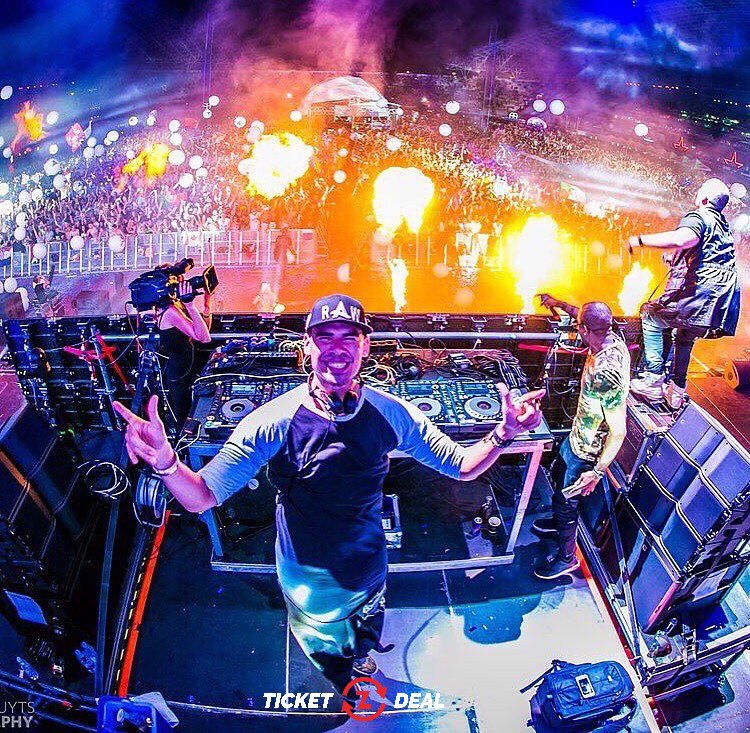 You agree that #afrojack is a #hero?! 😎Let us know if you want to #party with him 🙌

#music #edm #rave #festival #edc #ravefamily #dutch ✌🏼️