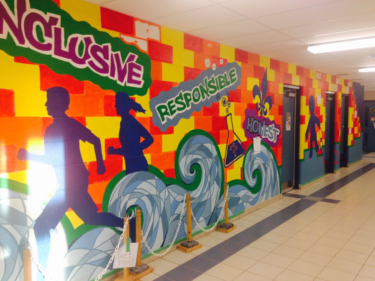 RTMSVisualArts's tweet image. 1st coat is almost complete!  Still lots of work to be done! @ARTS_PDSB #peelVart @rtmsriptide