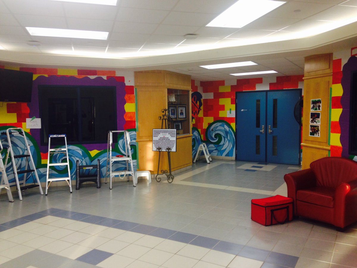 RTMSVisualArts's tweet image. 1st coat is almost complete!  Still lots of work to be done! @ARTS_PDSB #peelVart @rtmsriptide