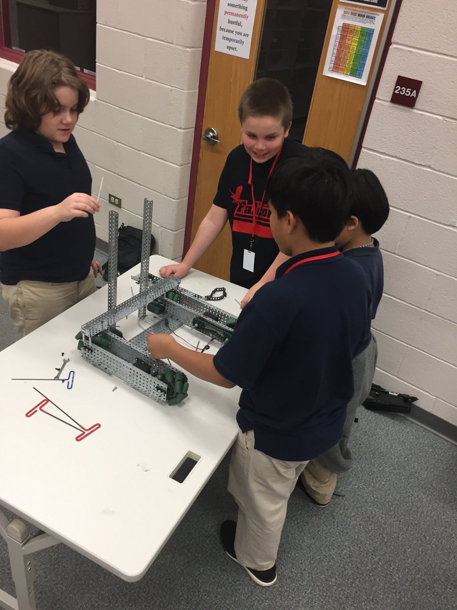 jkoll00's tweet photo. Finding problems and designing solutions. #Robotics #steam @Mrs_Coalson @mrdavisrichards https://t.co/cgEttkLjbI