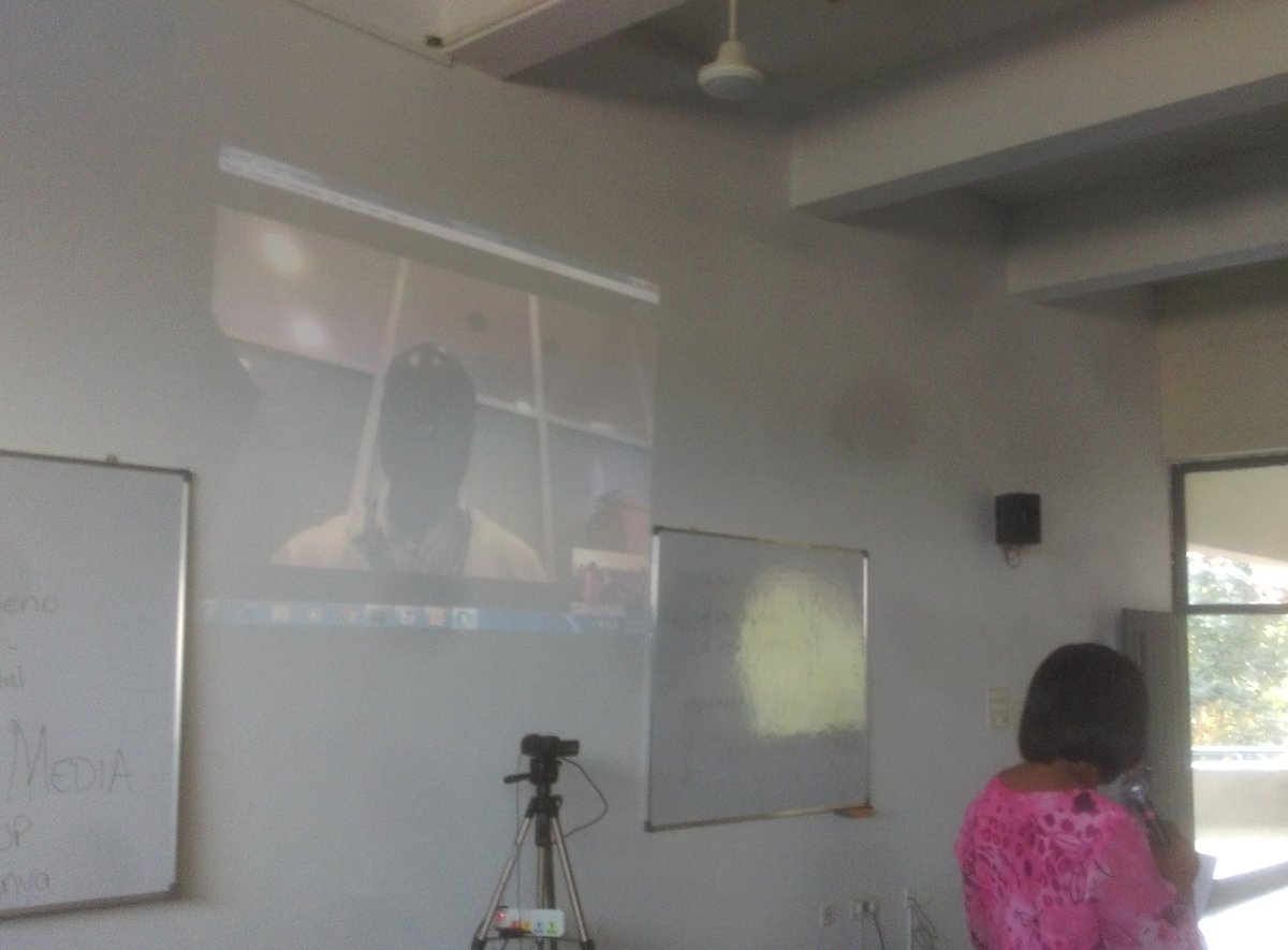 ilona_dam's tweet image. Mr. Churchill Otieno @otienoc  on online media ethics at IIJNM.
#printpods #insertcomma