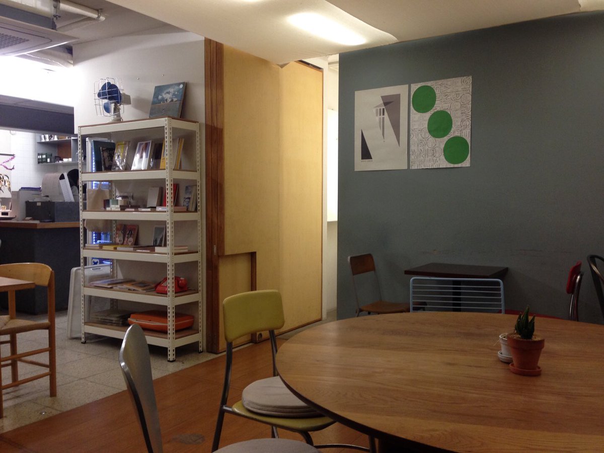 storagebookshop's tweet image. 포스터이슈 2016은 지난주말 끝났지만 23일까지 땡스북스 2층에서 포스터들을 구입하실 수 있다고 합니다 연남동 어쩌다가게 라운지에서 저희 책방과 별책부록의 포스터 보실 수 있습니다 저희 포스터는 6699press의 이재영 디자이너께서 작업해주셨습니다