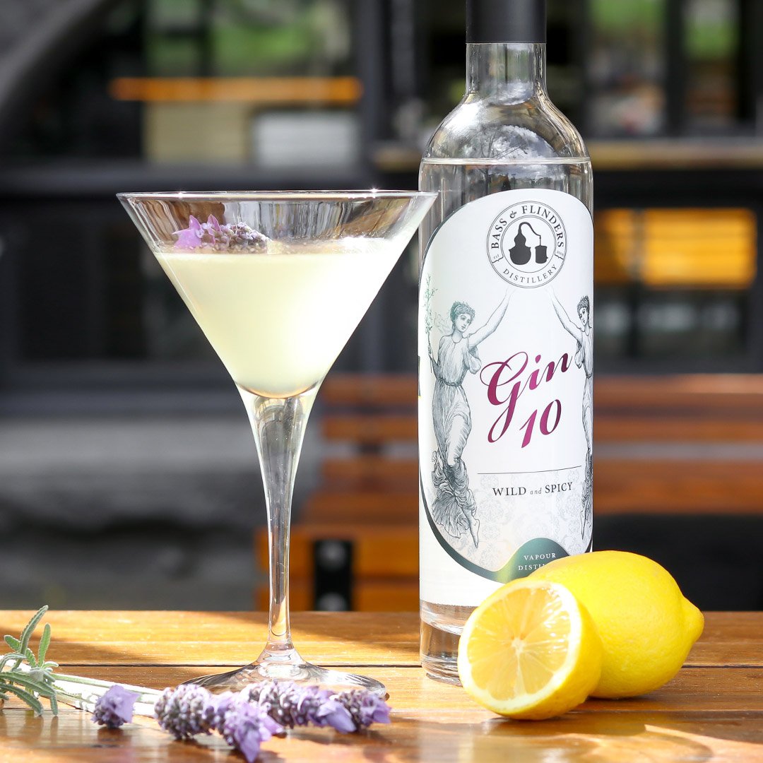 Ready to sample this great #aussiegin at #Juniperlooza? <a href="/BassAndFlinders/">Bass&Flinders</a> 's Bee's Knees cocktail you'll buzzin' ow.ly/RWDr306dpZz