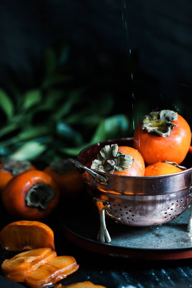 TheUrbanPoser's tweet photo. More persimmon love. https://t.co/0BNYnMGSks
