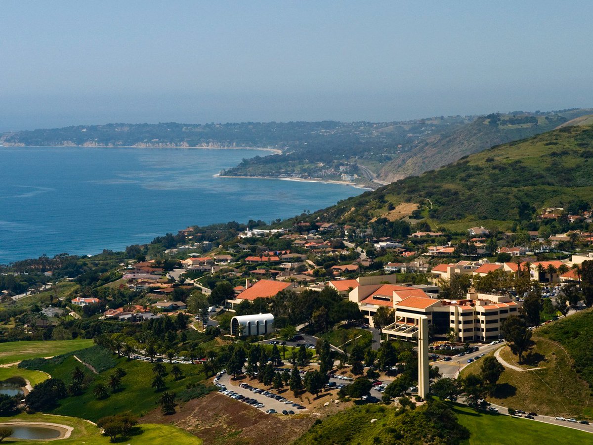 The 20 most beautiful college campuses in America via → AlertTrade