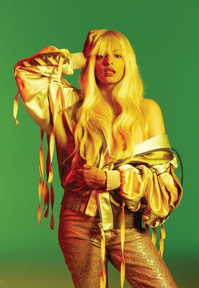 "Michael Jackson is the ultimate entertainer in the world, but he was really political too." - <a href="/MIAuniverse/">M.I.A. ⊕ II II II</a> p4k.in/k9MUGqc