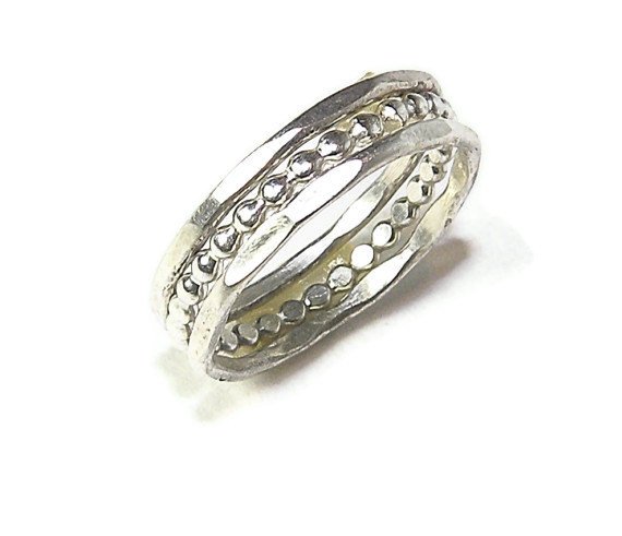 LoveStoneArts's tweet photo. Three Little Rings Sterling Silver Faceted and Beaded Set R149 https://t.co/SvP36vqLkq #jewelryonetsy #SilverRingSet https://t.co/Yyc4hLmC12