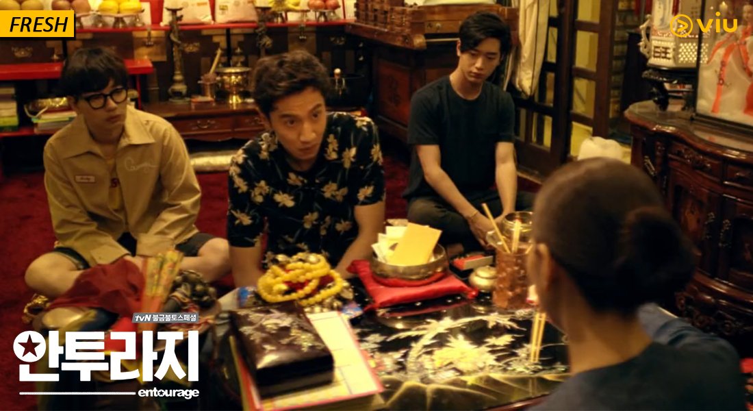 Viu_ID's tweet photo. Karena sering sial akhirnya #YoungBin #ChaJoon #Geobook pergi menemui seorang shaman untuk mengetahui dan merubah nasib mereka https://t.co/1hwIUC0j6o