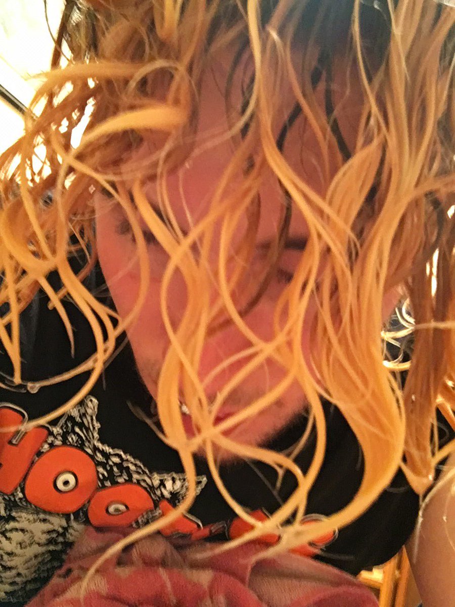 ThomasChrist666's tweet image. Hair or pasta?