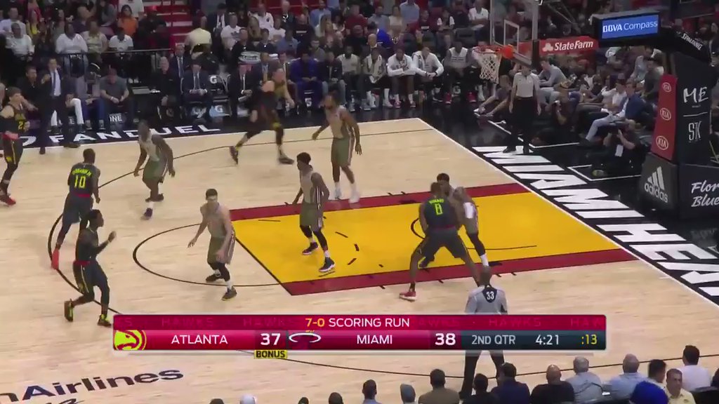 MiamiSRH's tweet image. #MiamiHeat RT " That's now 39 straight games with an #AgentBlock sighting! 🖐  "  #Sportsroadhouse