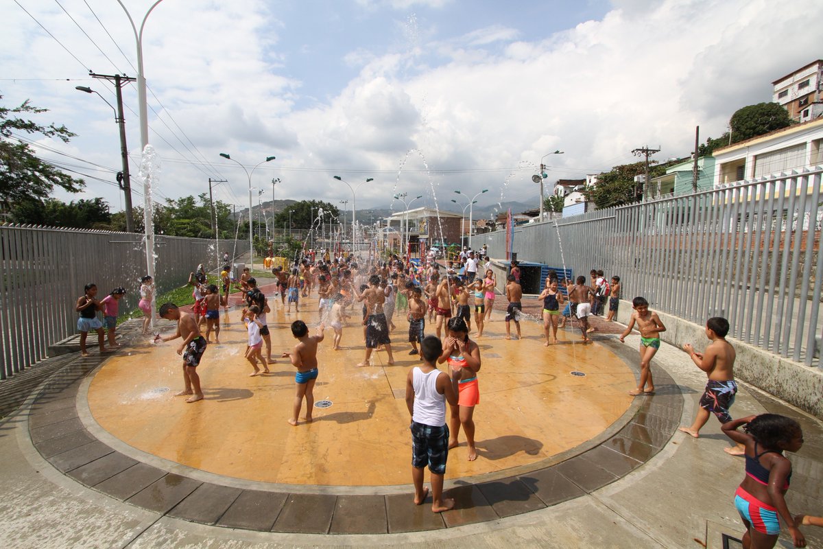 Fundación Fanalca tweet media