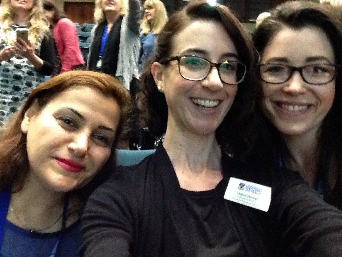 libchlo's tweet photo. Team #UWA Libs! @S_Bednarski #sharecase16 https://t.co/uzF4R4tLzF