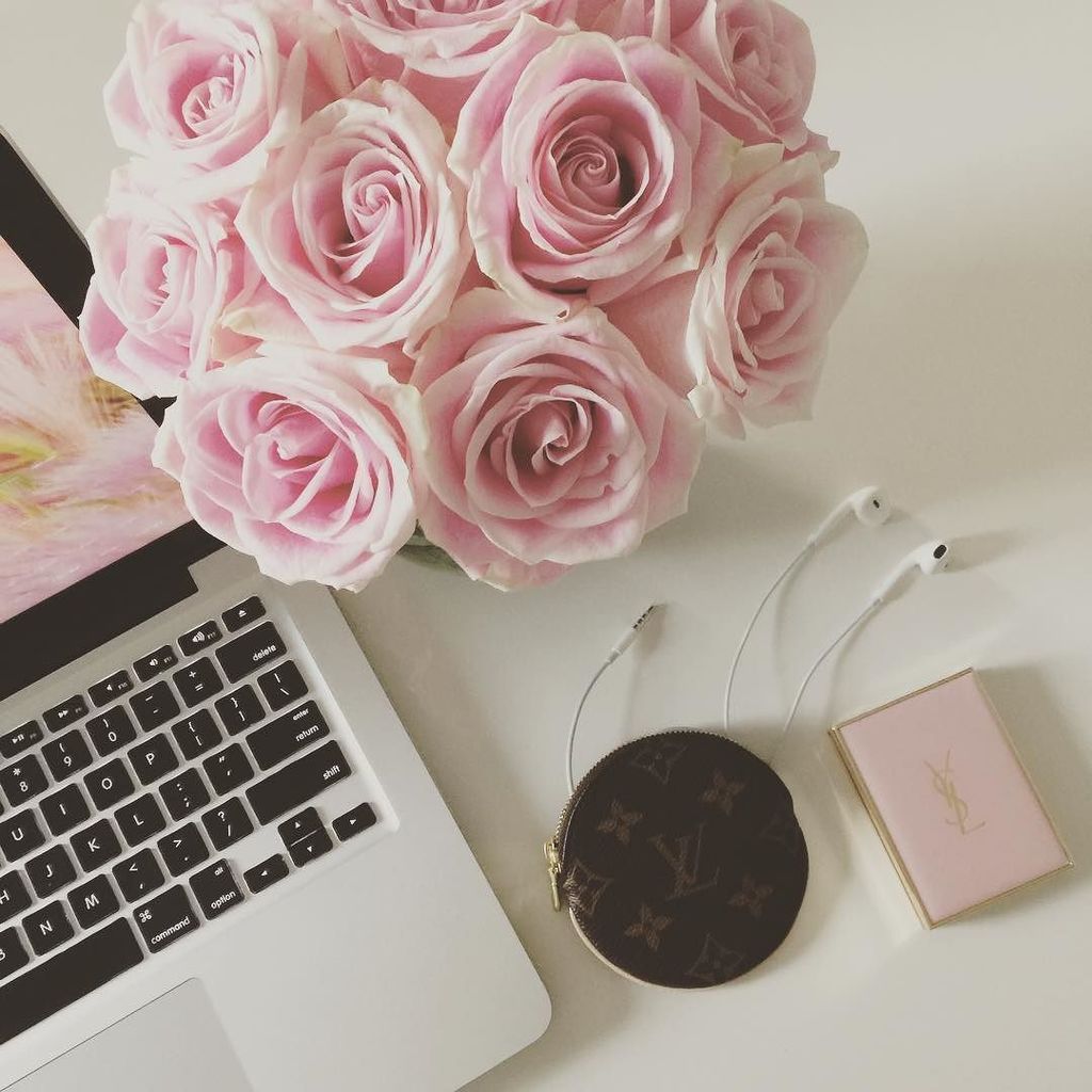 DecorPad's tweet photo. Pink desk decor
#design #decor #interior #interiors #interiordesign #decorating #instahom… https://t.co/fZKJBmyNSE https://t.co/rwRvSaq0Vo