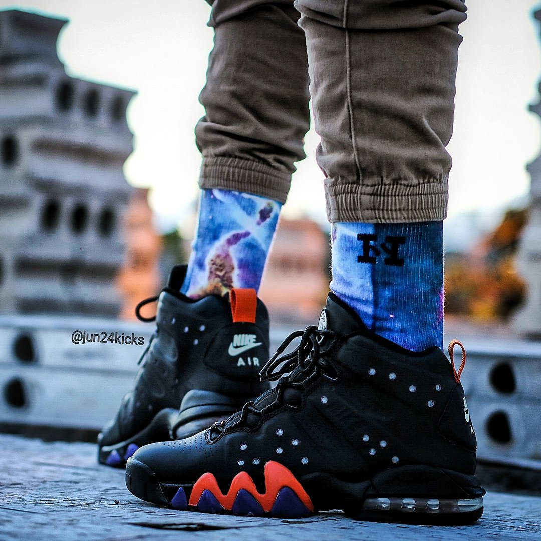 AmazingSneaks's tweet photo. 'Final Frontier' HoopSwagg Brand socks part of a dope combo! Shop today at https://t.co/MRgFqwwYGY! https://t.co/VoPAjsvHOk