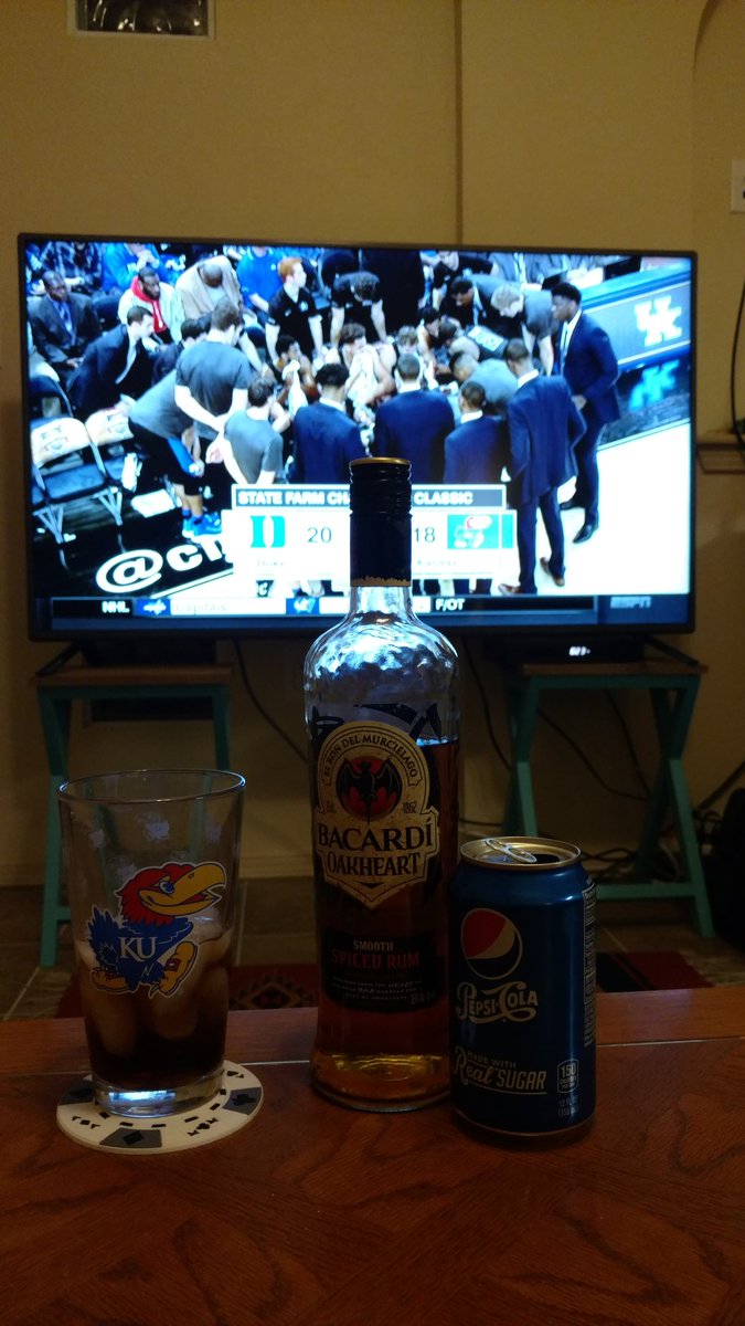 TimSzewczak's tweet photo. @barstoolsports oak&amp;coke and college basketball. https://t.co/0SUqmKnCkt