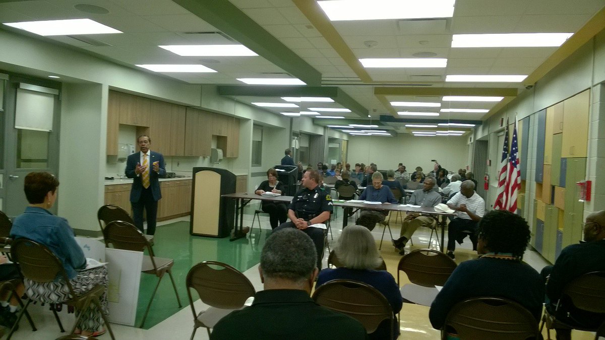CP_TeamTeague's tweet photo. NPO Josh Cooper recognized as lifetime member of Hamilton Park Civic League!  @CommProsecutor @AdamMcGoughD10 @LtDanDPD @DallasJLM @ https://t.co/kXYKiXesso