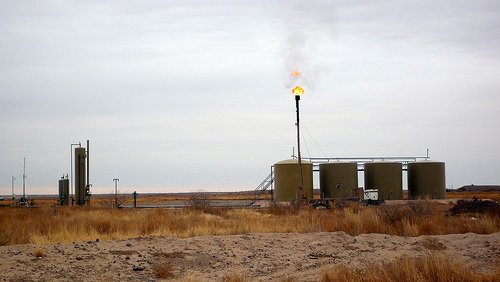 goo.gl/hXIeww US oil drilling increasingly focused in #PermianBasin, EIA’s forecasts production increase starting Q2/2017