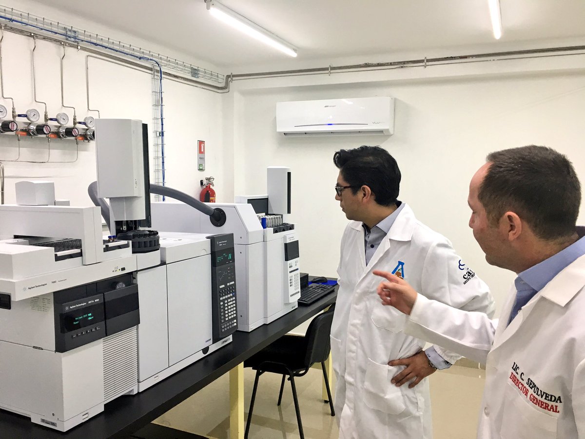 JLRomoCruz's tweet photo. Hoy visitamos el laboratorio de @Agrolab; una empresa #OrgulloHidalguense que cuenta con tecnología de punta para el análisis de alimentos. https://t.co/bkB6Oe1R53