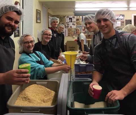 NorfolkKeyClub's tweet photo. Thank you Mercy Meals for letting us help you out tonight. We packaged enough food to feed about 4,000 people. #youthmakingadifference https://t.co/GPsbmCILT7