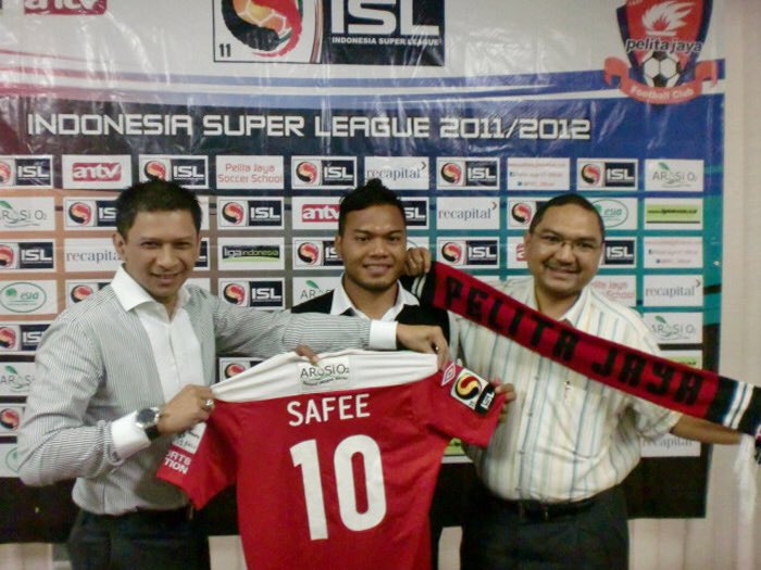 Selamat buat Iwan Budianto yang ditunjuk sebagai chief de mission Timnas Indonesia di AFF Cup 2016. Jangan lupa duduk di bench pemain ya!