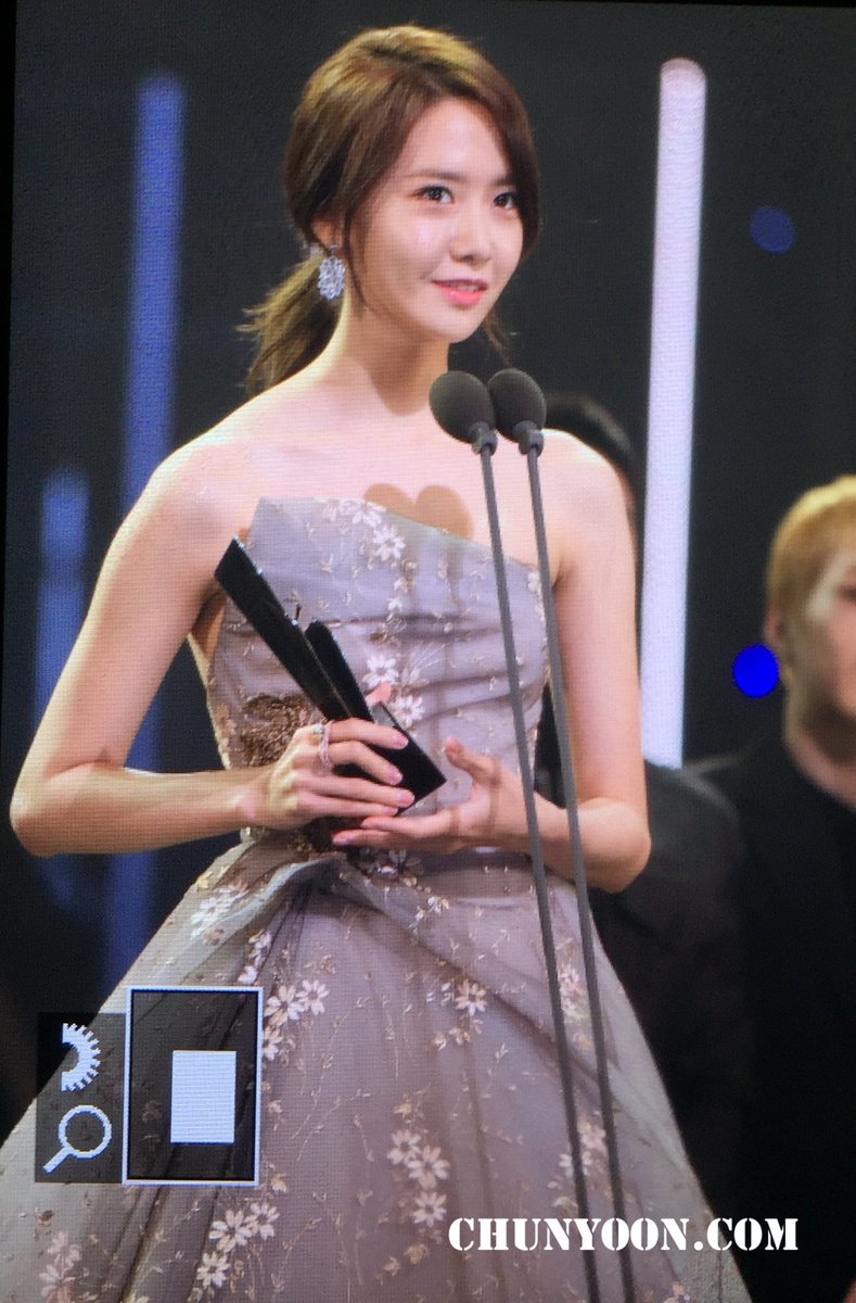 [PIC][16-11-2016]YoonA tham dự "'2016 Asia Artist Awards (AAA)" tại "Kyung Hee University Grand Peace Palace" vào tối nay CxX-kLUUQAAUHdt