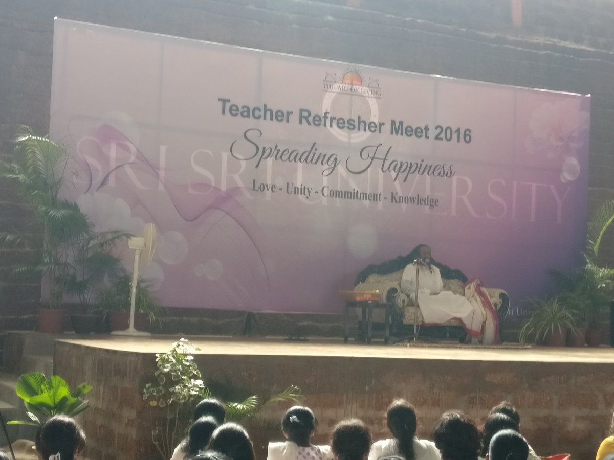 divya_kanchi's tweet photo. 1100 teachers experienced #yoga, new pranayamas,  deep meditation and profound Knowledge by Gurudev @SriSri at TRM https://t.co/1yLyX6XnOD