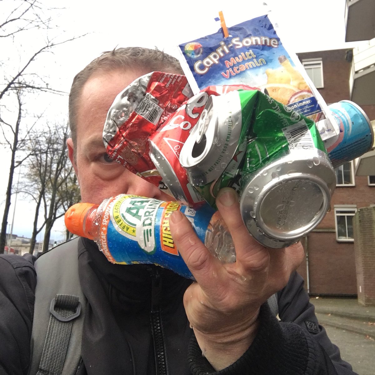 Zwerfinator zegt: Breid statiegeld uit en raap één #zwerfie per@dag en congressen als #hrvschoon zijn niet meer nodig".