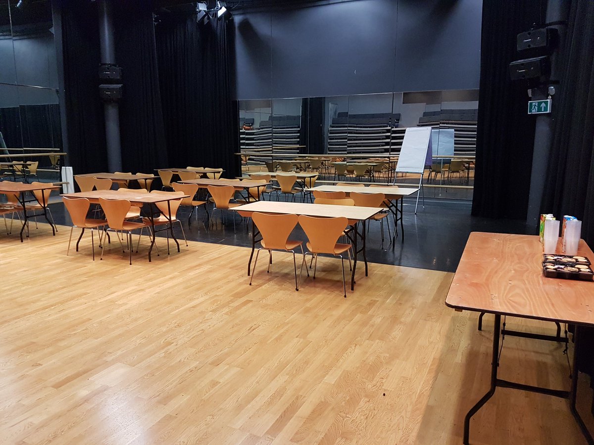 JacquiConnects's tweet photo. All set up and ready for my Speed Networking Event at 1000. Just need some people and conversation  #BusinessConnector #Luton https://t.co/9c4henO2Sn