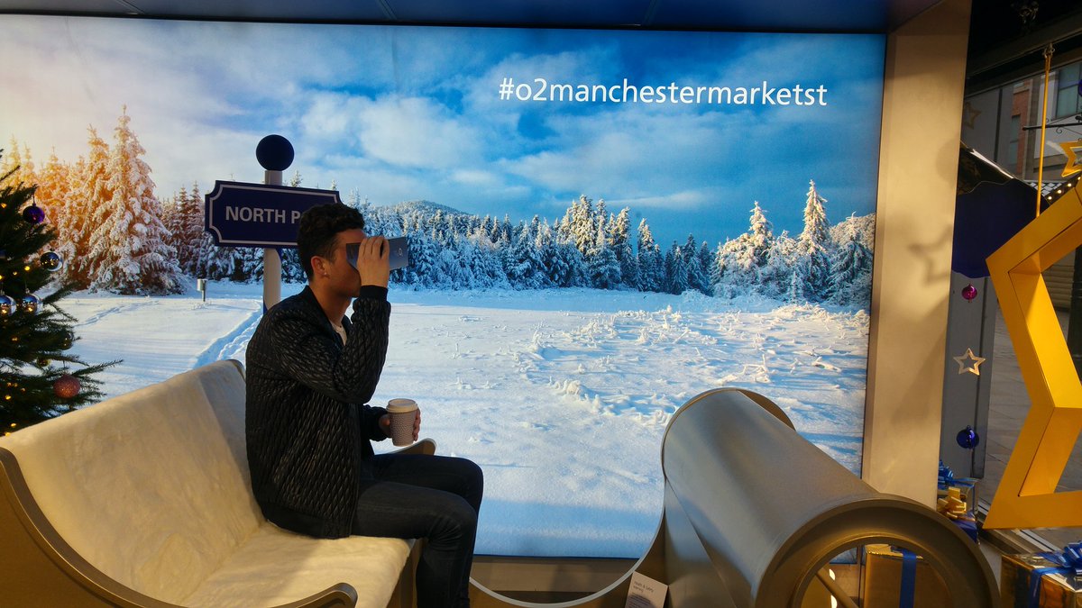 GuruRumaan's tweet image. Enjoy some VR whilst sitting on our Christmas Sleigh! #o2manchestermarketst