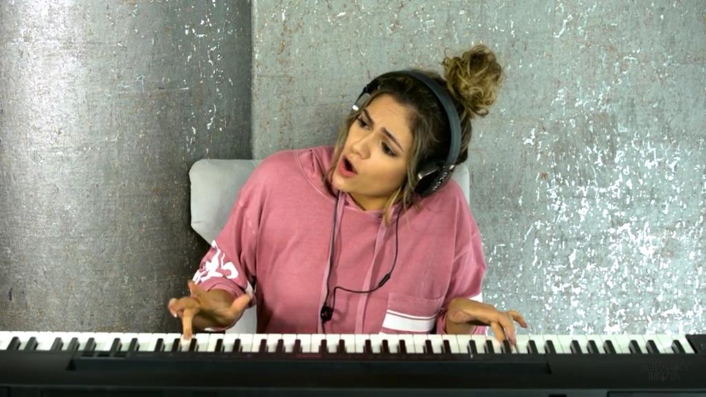 febzeba's tweet photo. @BethanyMota awesome video ... love it... #bethnewvideo https://t.co/bFqkvhrL9X