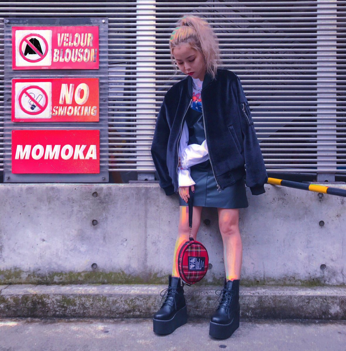 Bubbles Tokyo على تويتر New Item 冬にぴったりなベロア素材のブルゾンが登場 カジュアルになりがちなブルゾンも ベロア素材なので シックさをプラス チェーン付きフェイクレザーワンピースと合わせて 素材感が楽しめるスタイリングに T