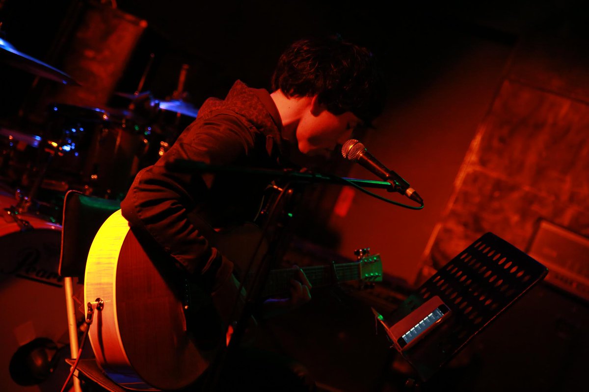 toge_toge_2's tweet photo. 2016.11.15 at 天神graf
Acoustic ch
安部トシヒロさん(MIND THE NOISE)
2 of 2
#安部トシヒロ #MindTheNoise #graf #Acoustic https://t.co/AJYR6HPzqG