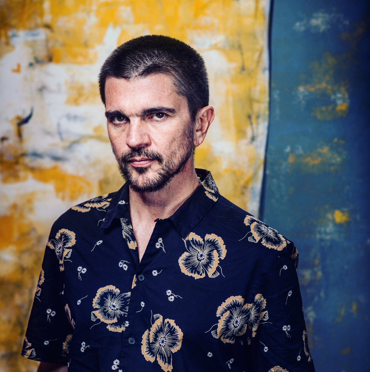 yadirarangelda's tweet photo. Desde el lente de @culinarylense nuestro querido @juanes  #setdigital
#univision #LatinGRAMMY https://t.co/vnxN8jBhoG