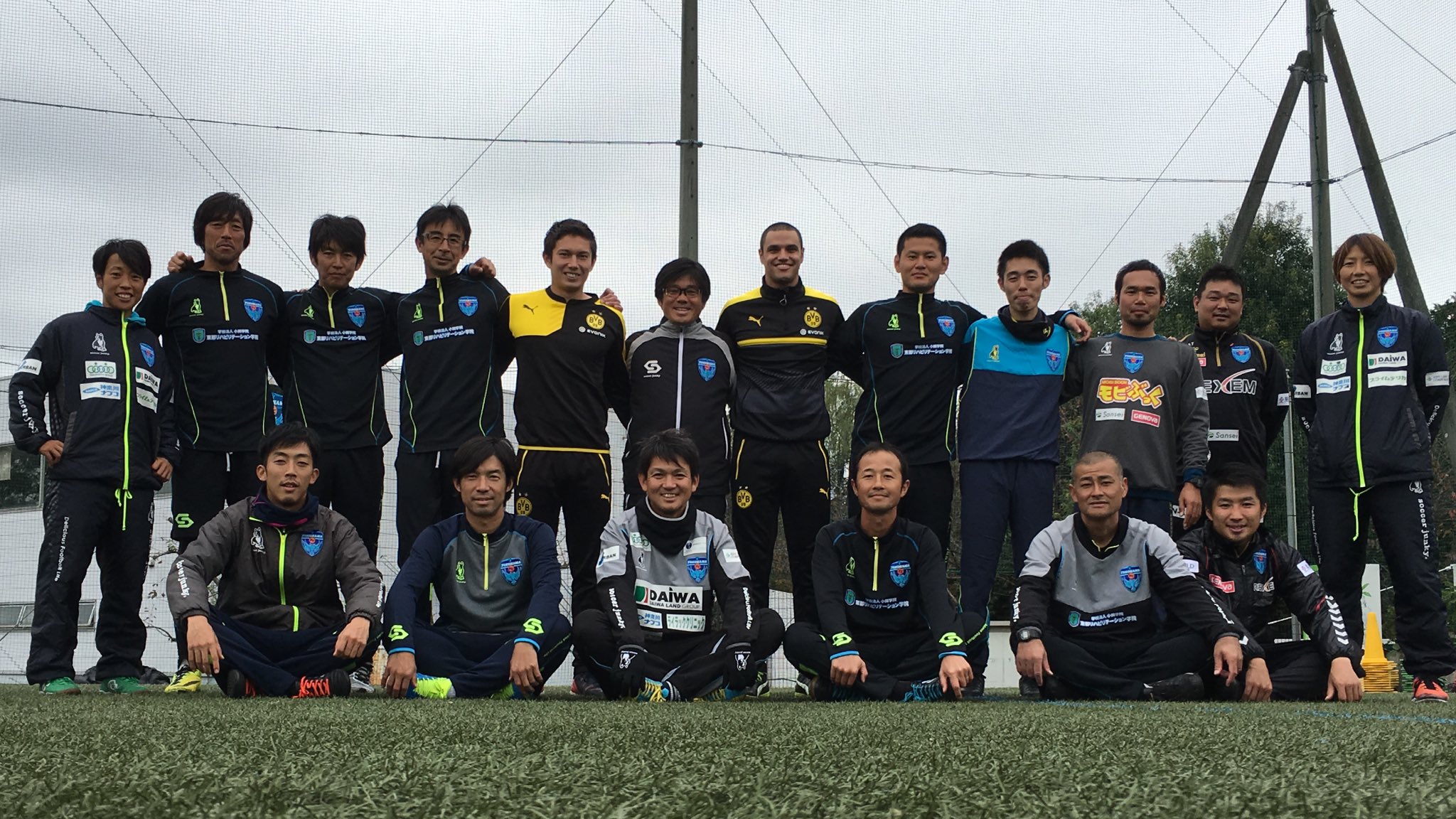横浜fc 公式 No Twitter アカデミー スクール発展の為 海外クラブの育成を知り学ぶ機会として ドルトムントサッカースクールのヘッドコーチであるベンジャミン サヘル氏を招き研修会を行いました 楽しい雰囲気の中で良い刺激を受けることができました