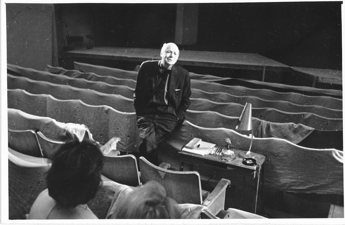 #LoveTheatreDay #ЯЛюблюТеатр #BackStage
Рождение моссоветовского спектакля. Юрий Завадский репетирует