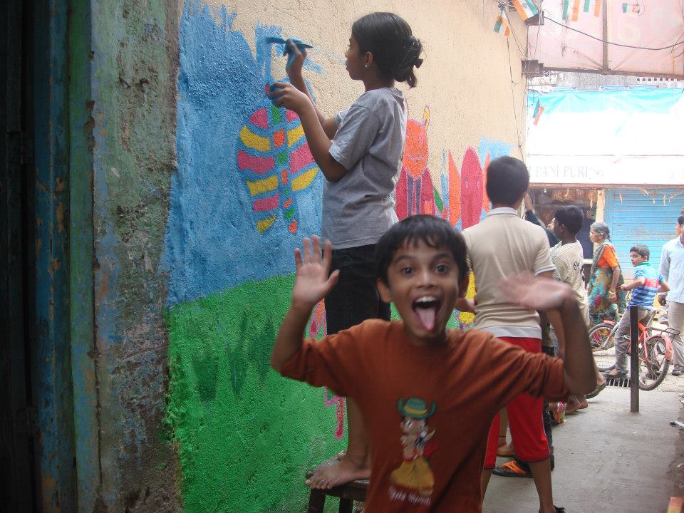 IndiaMantra's tweet photo. #Dharavi Art Room - Empowering #SlumsChildren with Art &amp; Painting Skills https://t.co/fqAK5zZRW2

@dharaviartroom @Kuhu_bole @NoChildLabour https://t.co/uKWImAdu98
