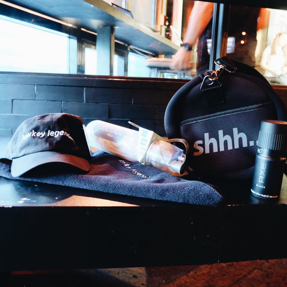 Athleisure done #LessEffortMoreStyle. Shop for #AxeBlackArjo merch today at Lazada. See full items at:

lazada.com.ph/axeblackconcep…