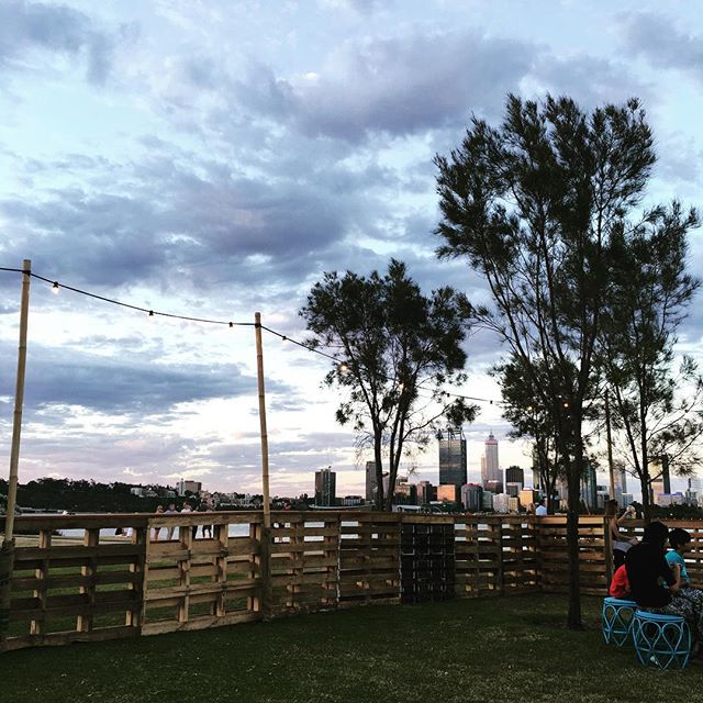 Embargo Bar tweet media