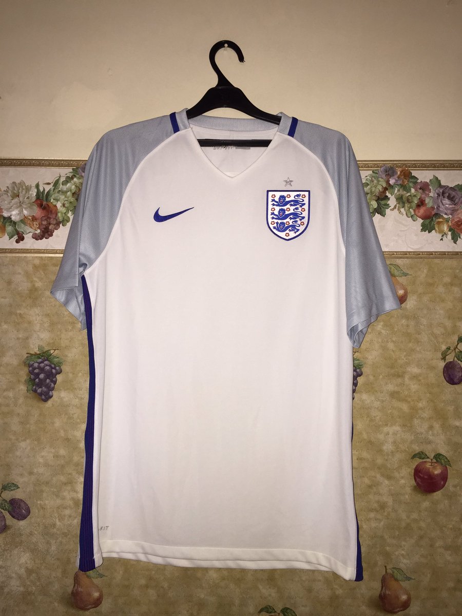 BaliFootballShp's tweet photo. #LBU4
England Home 2016-18
BNWOT
Minus tidak ada nike authentic tab
Pemenang memilih size L / XL https://t.co/XeDfrIrWt8