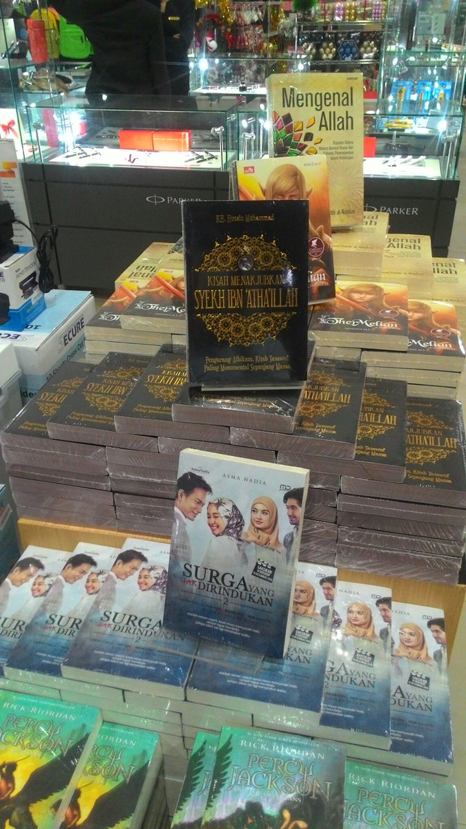 Dapoerbuku's tweet photo. #BookNews
Sudah beredar buku Syekh Ibn Atha'illah @GramediaCCM By @melvanamedia cc: @rediherm @infobukuID https://t.co/KLDBw4Wy5t